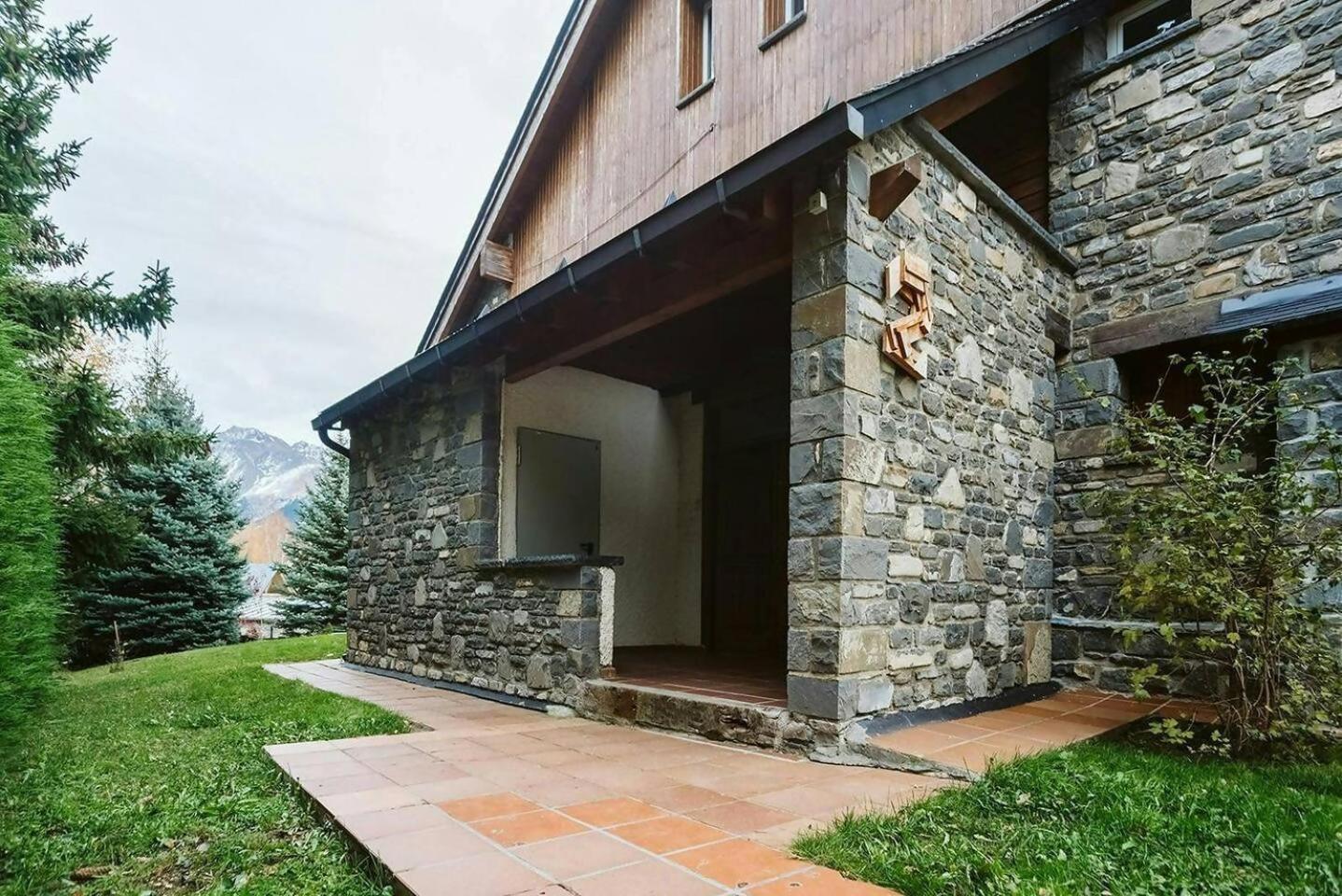 Olympia Tus Mascotas Son Bienvenidas Formigal Exteriér fotografie